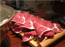 夜查护食安 河北省涉县多部门联合出击 守护群众“舌尖上的放心肉”